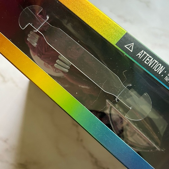 2023 Rainbow High Shadow High Series 3 Scarlet Rose Doll - Picture 2 of 3